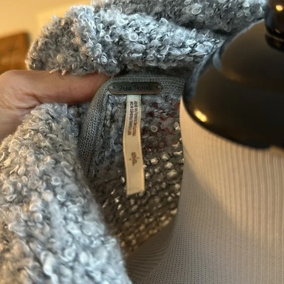 Free People Loose Fit Boucle Cowl neck Sweater, Size S/P, VGUC - Picture 5 of 8